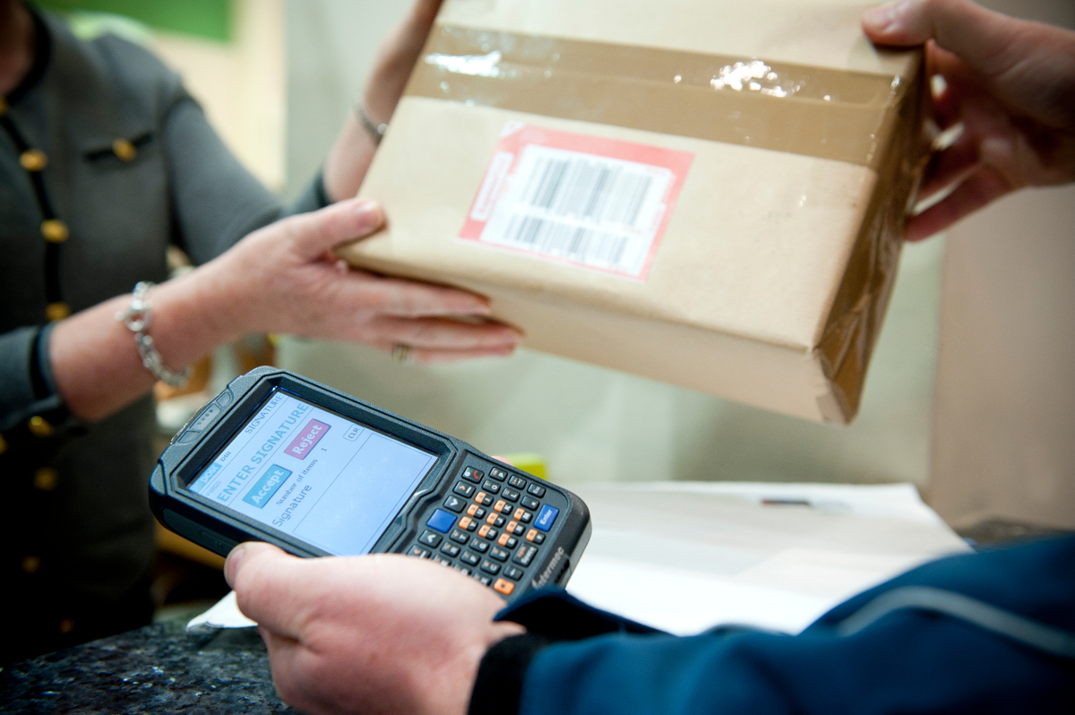 trazabilidad de paquetes para empresas de servicios postales, mensajería y paquetería