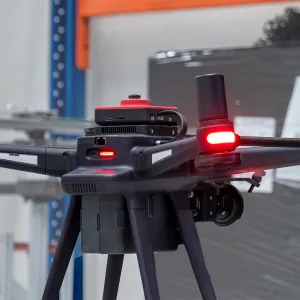 Zetes en Avular bundelen krachten voor full pallet inventory met autonome drones