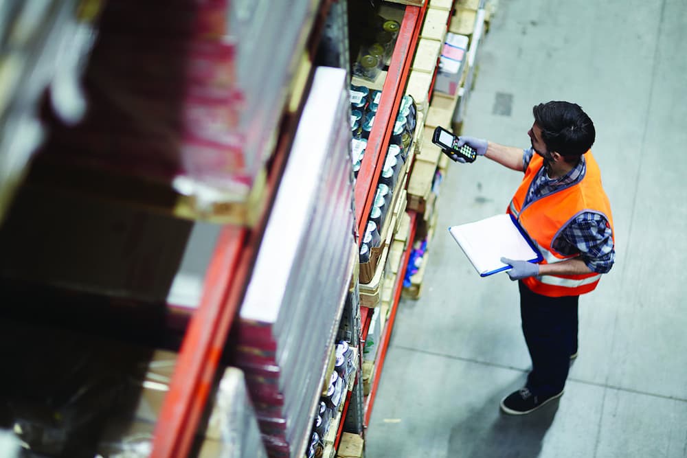 First mile: process triggered by a customer order, for picking, packing, validation & transport