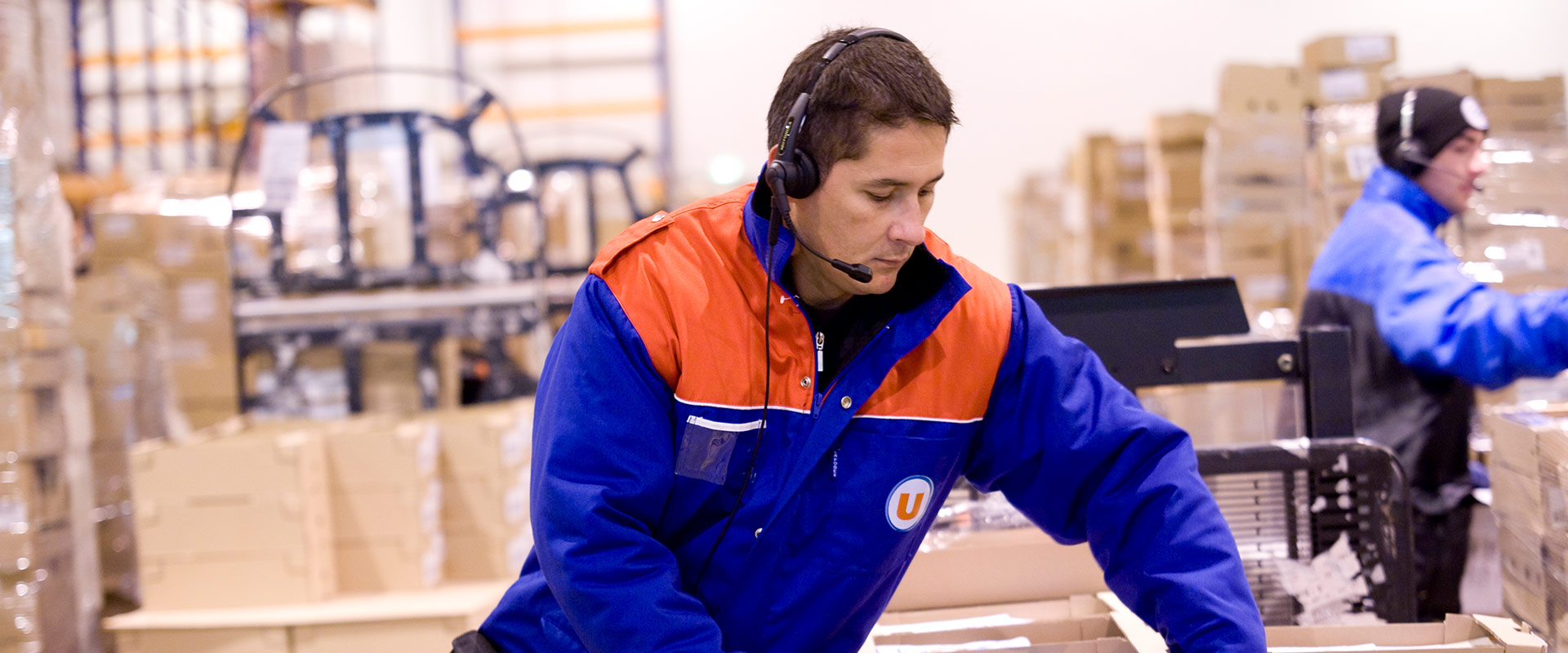 комплектовщик на склад. требуется работник склада. комплектовщик вахта. кладовщик вахта прямой работодатель. вахта склад.