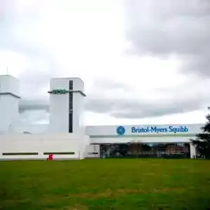 Bristol-Myers Squibb marks and controls 400 packages per minute with Zetes’ Datamatrix solution